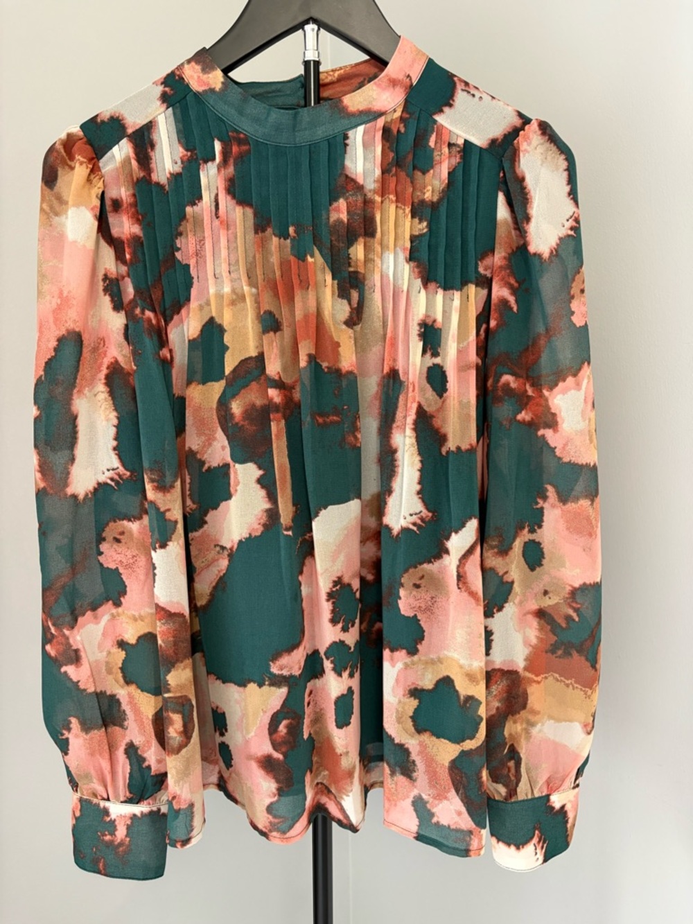 Banana Republic Factory Pleated Mock Neck Blouse Abstract Earth Watercolor S - Picture 2 of 7